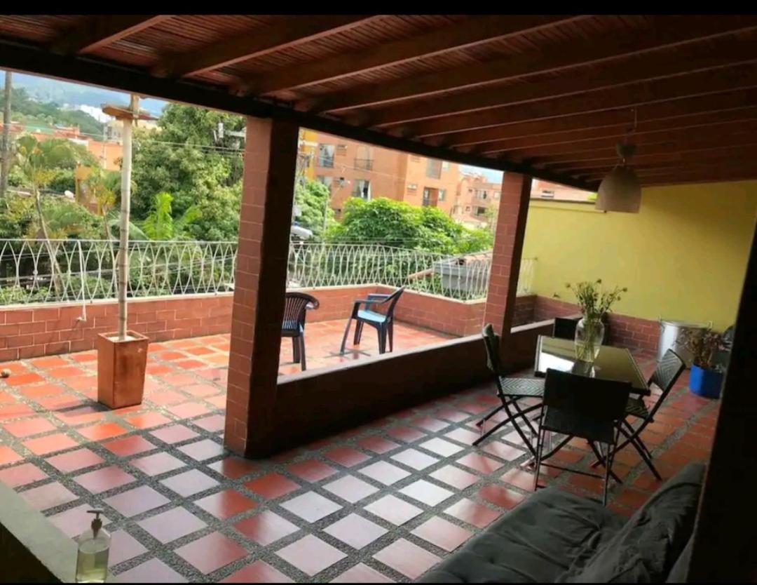 Апартаменти Alcobas Con Desayuno Incluido Bano Compartido Медельїн Екстер'єр фото